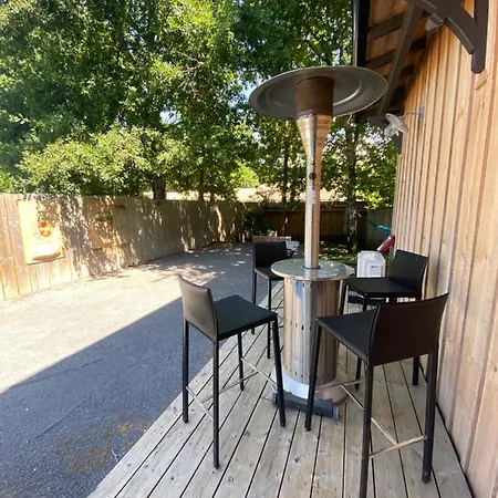 V 58 De Luxe Villa *